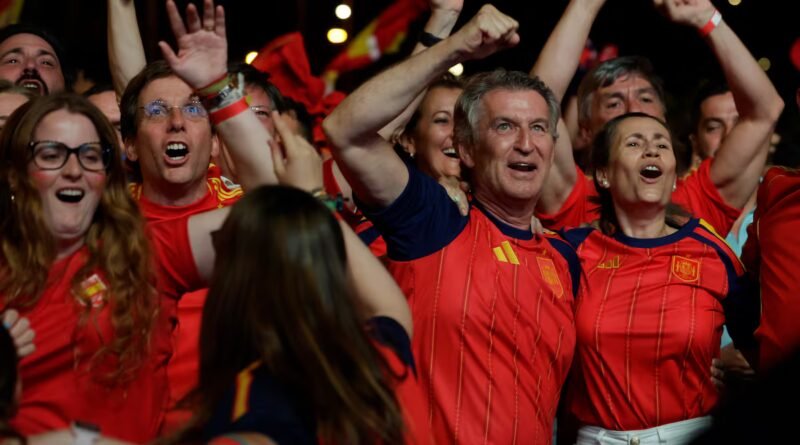 Feijóo ante el Papa y la Roja