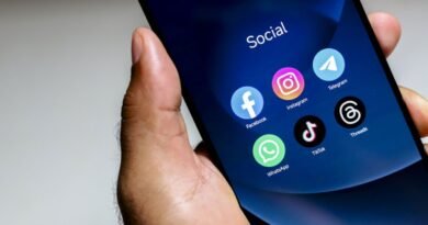 Francia aprueba prohibir las redes sociales a menores de 15 años, una medida sin precedentes en la UE
