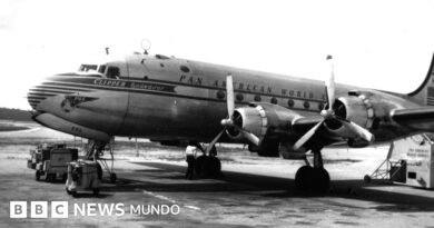 Hallan los restos del avión de Pan Am cuyo accidente hace más de 70 años marcó un antes y un después en la seguridad aérea - BBC News Mundo