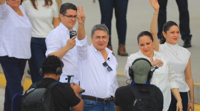 Juan Orlando Hernández regresa a Honduras tras ser indultado por Trump de su condena por narcotráfico