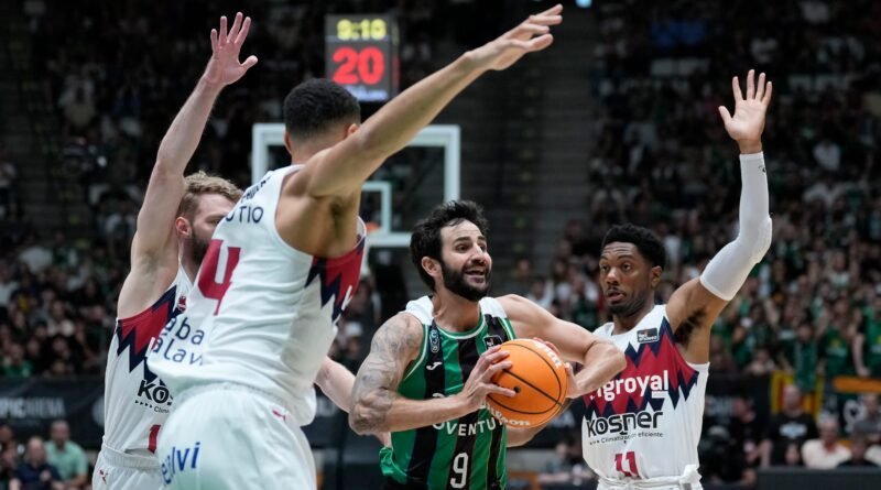 La magia sigue en la ACB: Ricky Rubio renueva por la Penya
