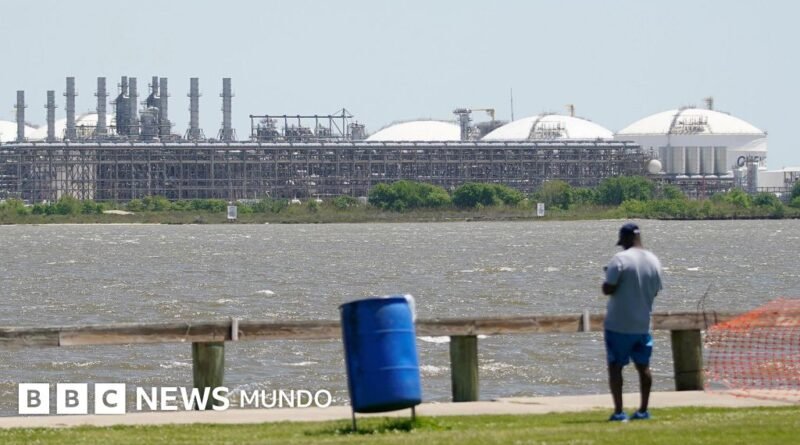 La zona del sur de EE.UU. que quedó devastada por un huracán y ahora tiene más dinero del que puede gastar - BBC News Mundo