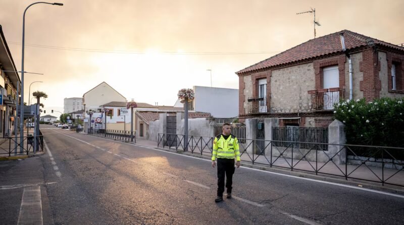 Los incendios que arrasan Madrid y Ávila siguen ardiendo sin control: “Es un día muy difícil con una situación muy adversa”