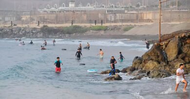 Máxima alerta en Ceuta tras el cruce descontrolado de miles de personas desde Marruecos  