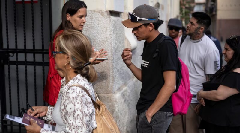 Migraciones pide apoyo a las oficinas de extranjería para evitar más retrasos en la regularización