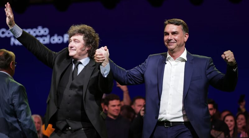 Milei arremete contra Lula en Brasil y llama a “parar la basura socialista”