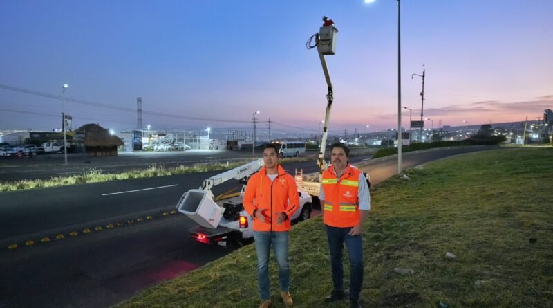 Municipio de Querétaro refuerza instalación de alumbrado - RR Noticias
