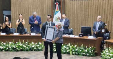 Municipio entrega preseas y homenaje póstumo a queretanas y queretanos comprometidos con la grandeza de la capital - RR Noticias