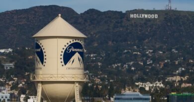 Paramount decide pausar su fusión con Warner durante un máximo de un año