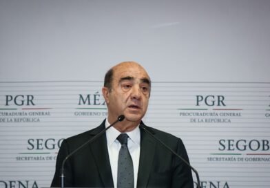 Un juez cambia la prisión domiciliaria a Murillo Karam por un grillete electrónico