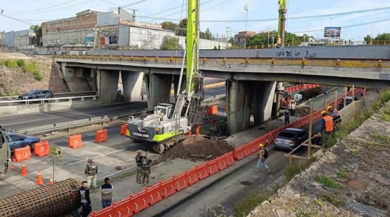 Van en tiempo obras del puente ferroviario de Bernardo Quintana: Mauricio Kuri - RR Noticias