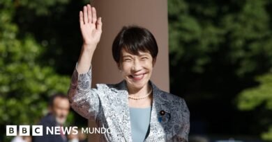 ¿Se puede gobernar un país durmiendo solo 3 horas? El debate sobre la cultura laboral de Japón que desató la rutina de sueño de la primera ministra – BBC News Mundo ¿Se puede gobernar un país durmiendo solo 3 horas? El debate sobre la cultura laboral de Japón que desató la rutina de sueño de la primera ministra - BBC News Mundo