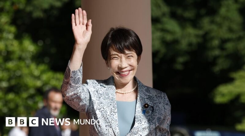 ¿Se puede gobernar un país durmiendo solo 3 horas? El debate sobre la cultura laboral de Japón que desató la rutina de sueño de la primera ministra - BBC News Mundo