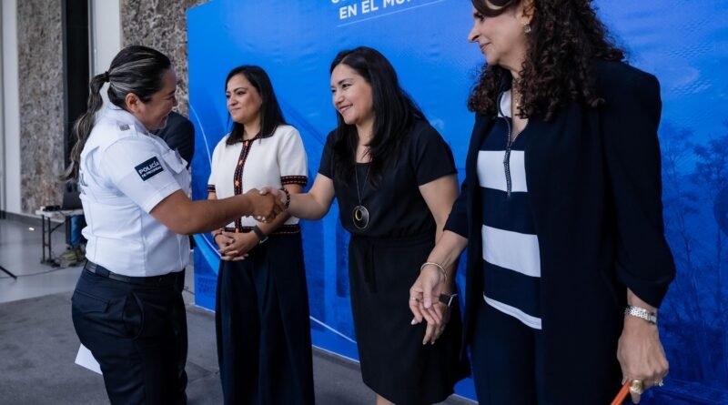 Fortalece El Marqués la cultura turística con capacitación a policías municipales