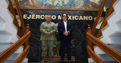 El Fiscal General del Estado de Querétaro, Víctor Antonio De Jesús Hernández, sostuvo una reunión de trabajo con el General Brigadier de Estado Mayor Aldo Raúl Gómez