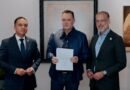 Firma Mauricio Kuri declaratoria de Área Natural Protegida al Parque Los Alcanfores