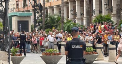 Abascal usa la crisis para elevar la presión: “Si el Gobierno no echa a los inmigrantes lo harán los españoles”