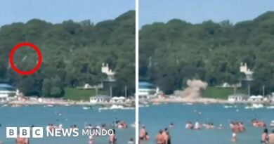 Al menos 7 muertos y 40 heridos por el impacto de un dron ucraniano en una playa llena de bañistas en el mar Negro, según las autoridades rusas - BBC News Mundo