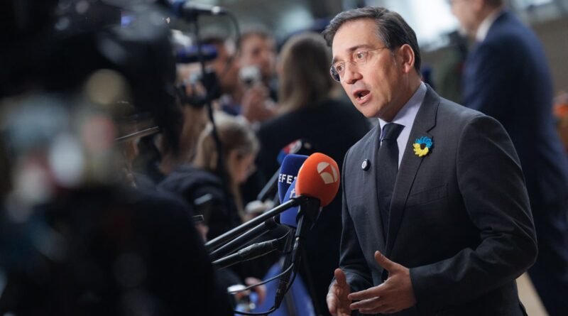Albares exige la solidaridad de los socios europeos con Ceuta y carga contra Meloni