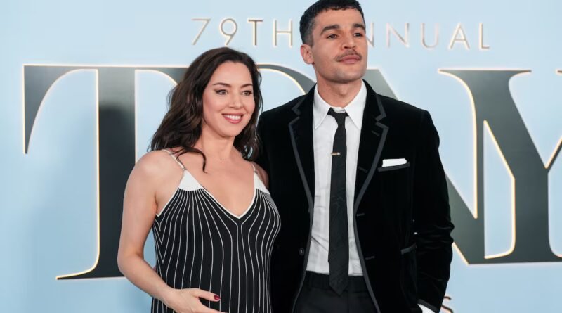 Aubrey Plaza, madre de su primer hijo junto al actor Christopher Abbott
