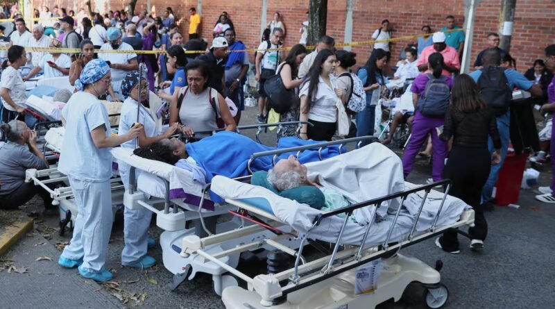 Cali escarba entre los escombros del terremoto: “No podía salir y dejar tirados a mis pacientes”