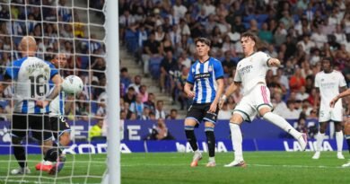 Carlos Espí evita en el 90 el gatillazo en el estreno del nuevo Real Madrid
