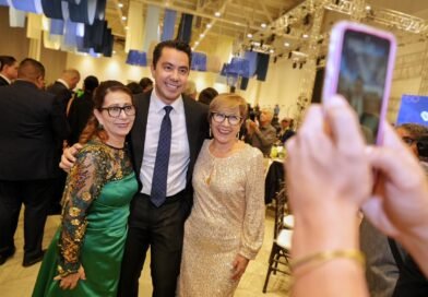 Celebra Felifer Macías a los adultos mayores en el Tradicional Baile del Recuerdo - RR Noticias