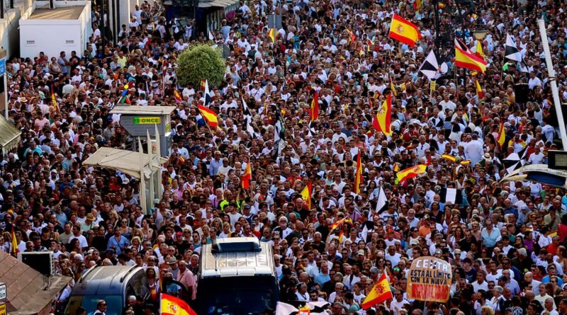 “Ceuta no se vende”: la ciudad se echa a la calle tras diez días de tensión