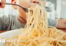 Cómo Italia, un país famoso por la saludable dieta mediterránea, acabó teniendo tantos niños obesos - BBC News Mundo