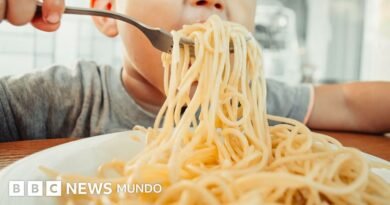 Cómo Italia, un país famoso por la saludable dieta mediterránea, acabó teniendo tantos niños obesos - BBC News Mundo