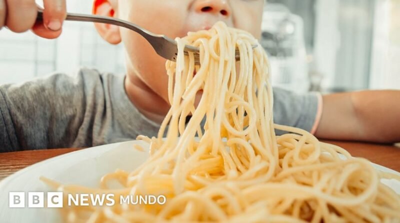Cómo Italia, un país famoso por la saludable dieta mediterránea, acabó teniendo tantos niños obesos - BBC News Mundo
