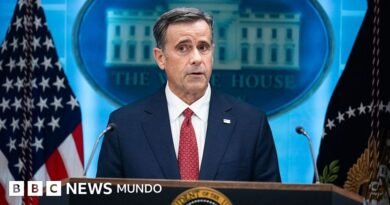 Cómo se puede interpretar el viaje secreto del jefe de la CIA a Moscú - BBC News Mundo