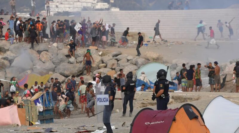 Crece la tensión en Ceuta entre protestas por la gestión de la crisis y la llegada del ministro Torres