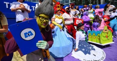Cuando 100.000 adultos se visten como princesas Disney: la D23 riega de millones al sur de California