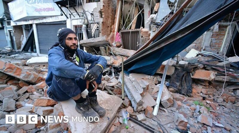 Cuánto tiempo se puede sobrevivir bajo los escombros tras un terremoto y qué factores dan esperanza a los rescatistas - BBC News Mundo