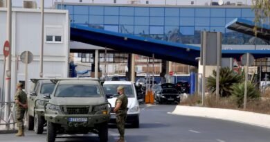 Decenas de guardias civiles y militares desembarcan en Ceuta ante el 15-A: “La alerta está, pero no es una amenaza real”