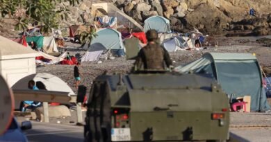 Doce migrantes detenidos tras apedrear y herir a cuatro militares en la pedanía ceutí de Benzú