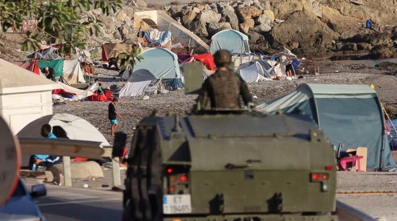 Doce migrantes detenidos tras apedrear y herir a cuatro militares en la pedanía ceutí de Benzú