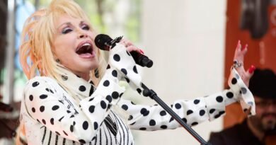 Dolly Parton, la estrella que se negó a elegir un bando político pero nunca se quedó callada