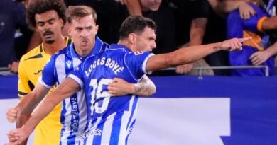 El Alavés, lanzado, se hace fuerte ante el Villarreal