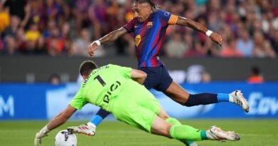 El Camp Nou disfruta con el Barça ante un Athletic en formación