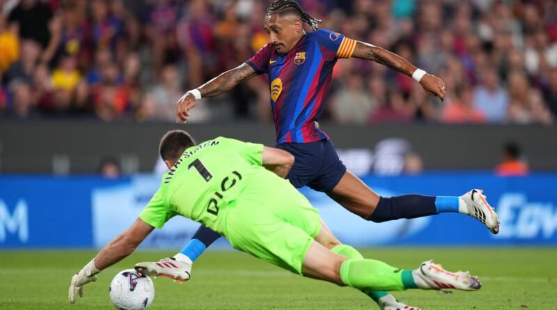 El Camp Nou disfruta con el Barça ante un Athletic en formación