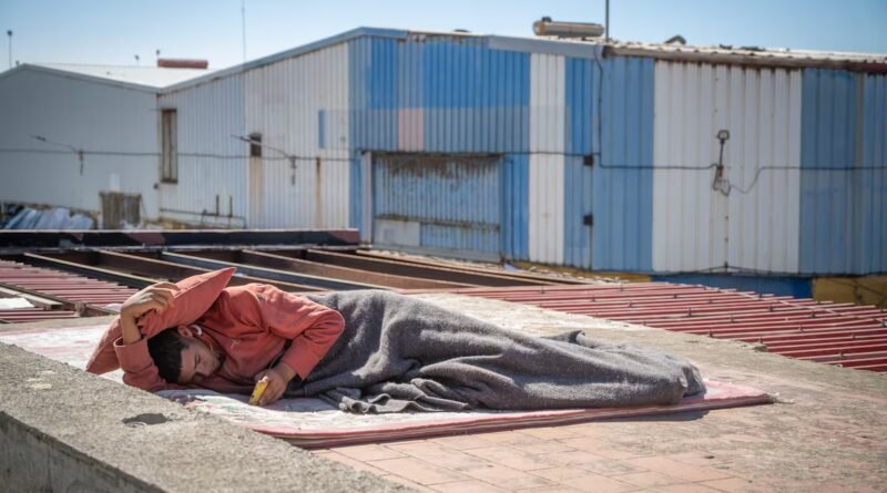 El Gobierno acelera los trámites para sacar en dos semanas a todos los inmigrantes de la calle y poder devolver a la mayoría