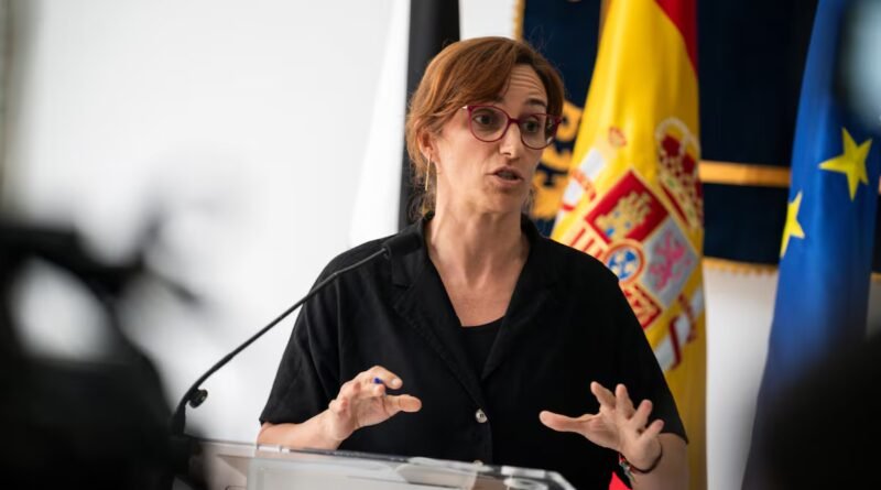 El Gobierno niega un “colapso” sanitario y reclama espacios en Ceuta para atender a los migrantes