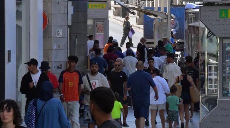 El Gobierno prepara un plan económico para revitalizar Ceuta tras la crisis migratoria