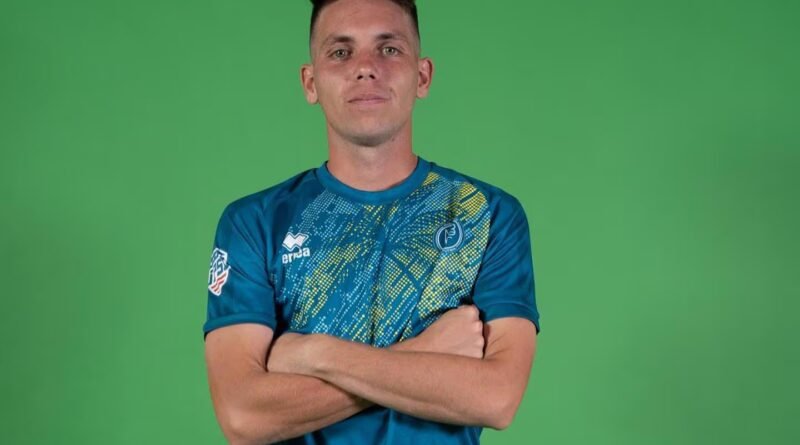 El ICE detiene a un futbolista argentino cuando viajaba con su equipo para jugar un partido