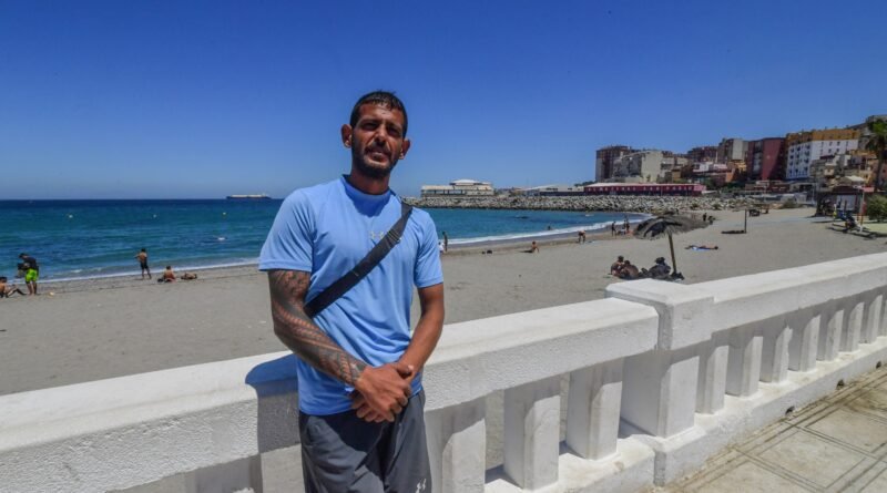 El asilo que no llega a Ceuta: “Soy palestino, crucé a nado y no me dicen nada de mi solicitud”
