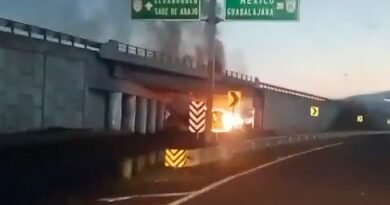 El fuego del crimen prende de nuevo en Michoacán con más de una veintena de bloqueos de carretera