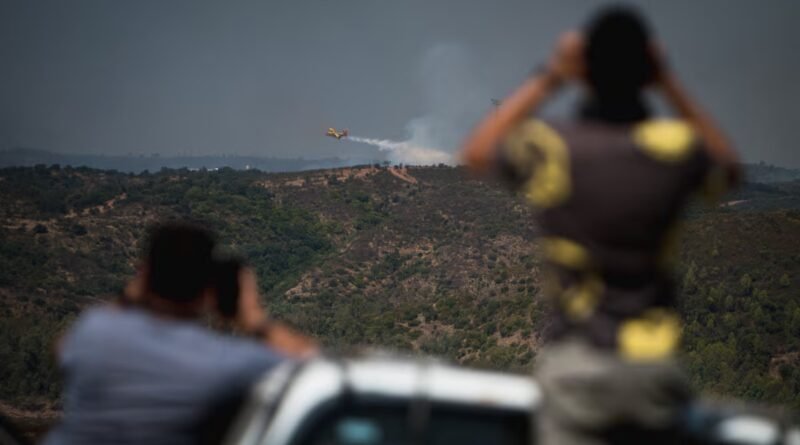 El fuego en Niebla (Huelva) continúa fuera de control tras arrasar más de 31.000 hectáreas