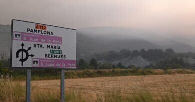 El incendio de Huesca deja 16 municipios evacuados y amenaza San Juan de la Peña: “Si arde, se perdería el símbolo del origen de Aragón”